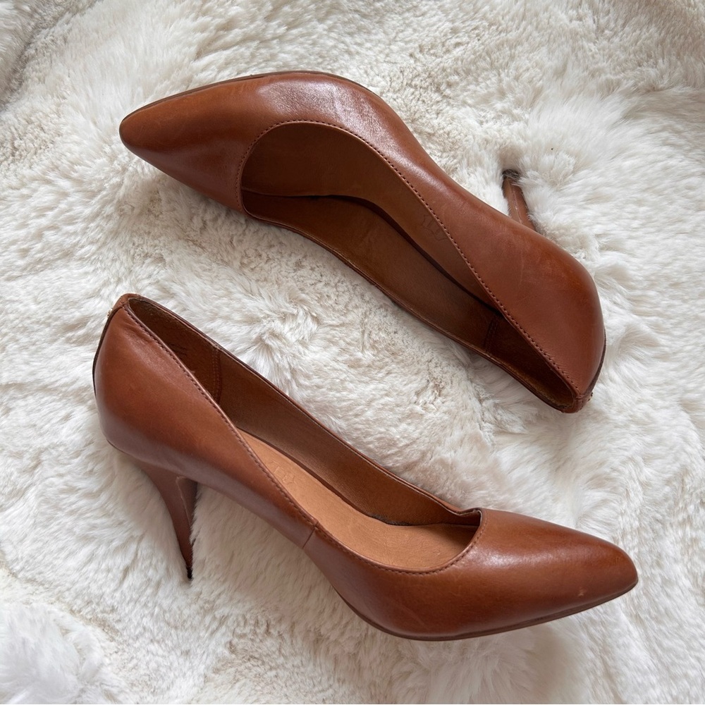 Aldo Genuine Leather Gold Heel 6.5